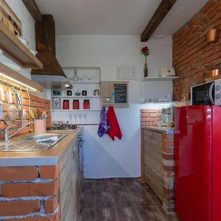 Апартаменты T And T