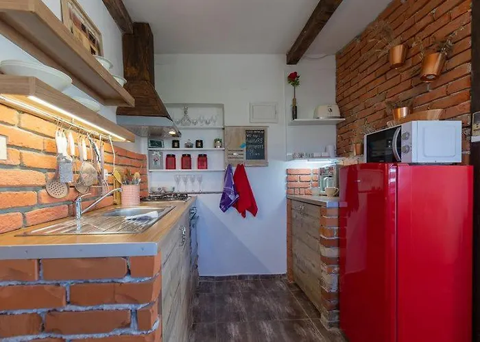 Апартаменты T And T