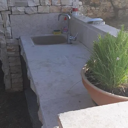 T And T Apartment Razanac