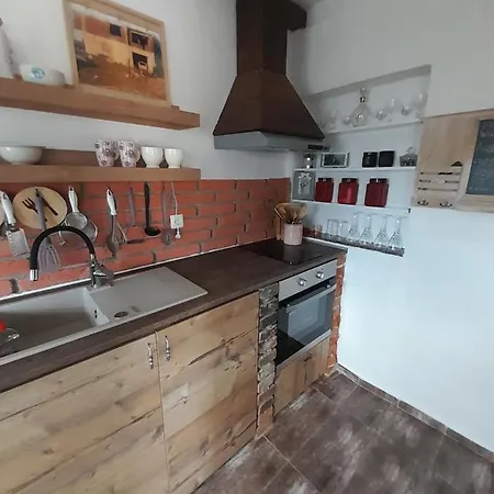 T And T Apartment *