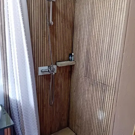 Apartment T And T Razanac